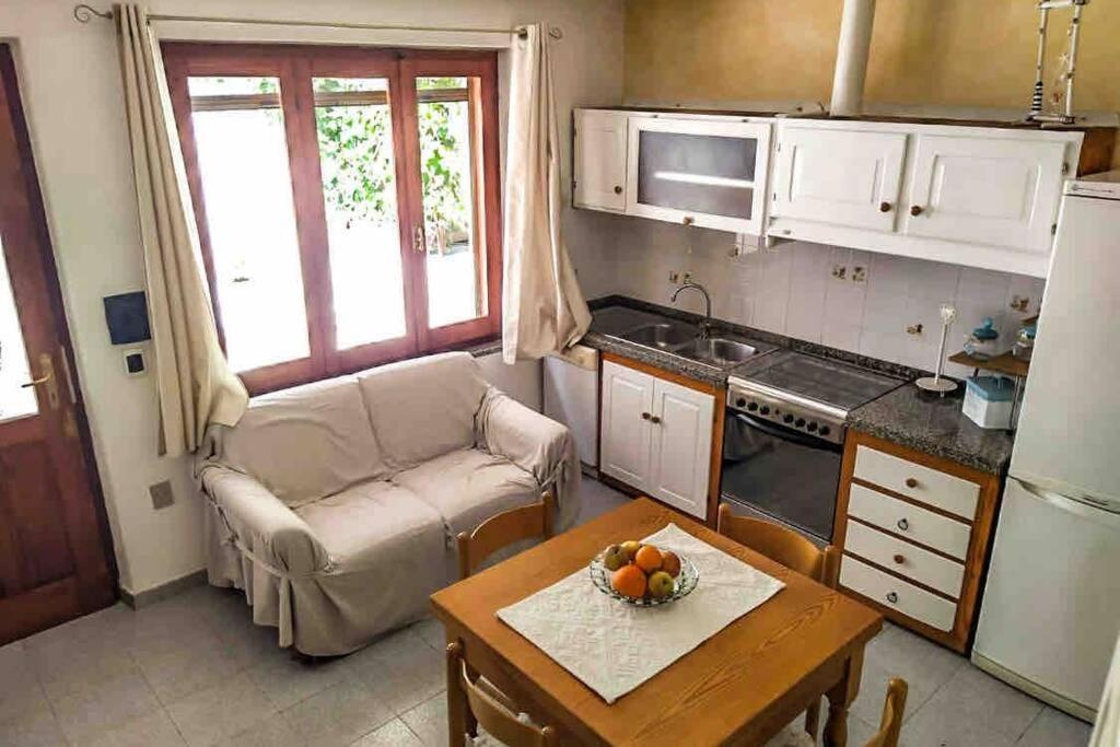 Апартаменты Casa Maddalenina Con Giardino, Vicino Al Mare! Ла-Маддалена Экстерьер фото