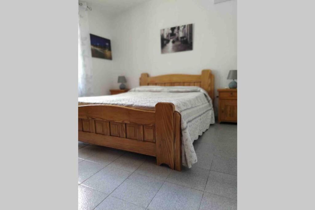 Апартаменты Casa Maddalenina Con Giardino, Vicino Al Mare! Ла-Маддалена Экстерьер фото
