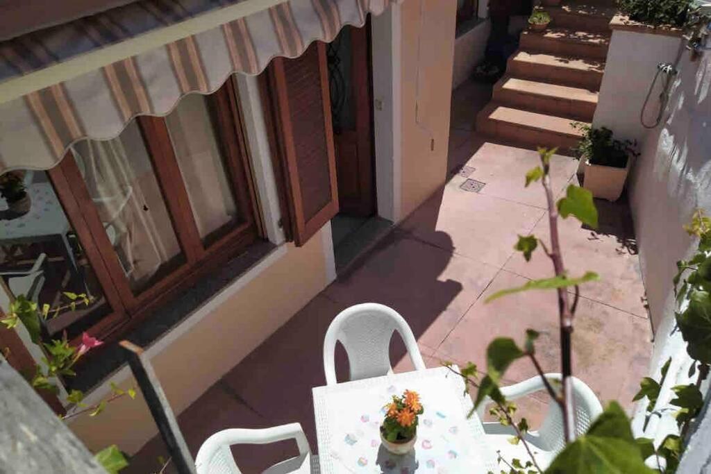 Апартаменты Casa Maddalenina Con Giardino, Vicino Al Mare! Ла-Маддалена Экстерьер фото