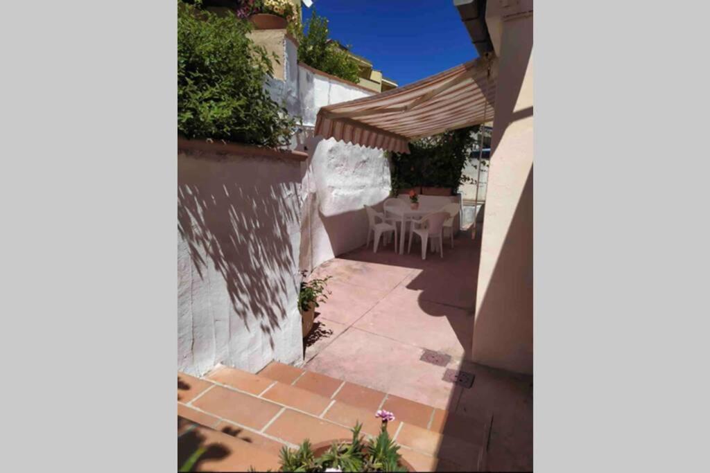 Апартаменты Casa Maddalenina Con Giardino, Vicino Al Mare! Ла-Маддалена Экстерьер фото